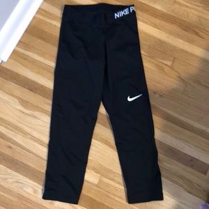 Worn once nike pro crops XS